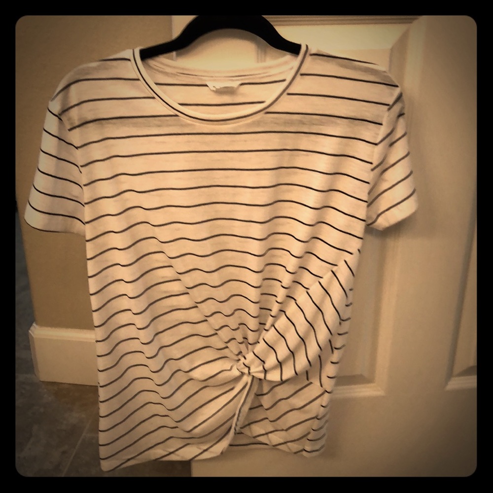 Never worn- Club Monaco side tie top!